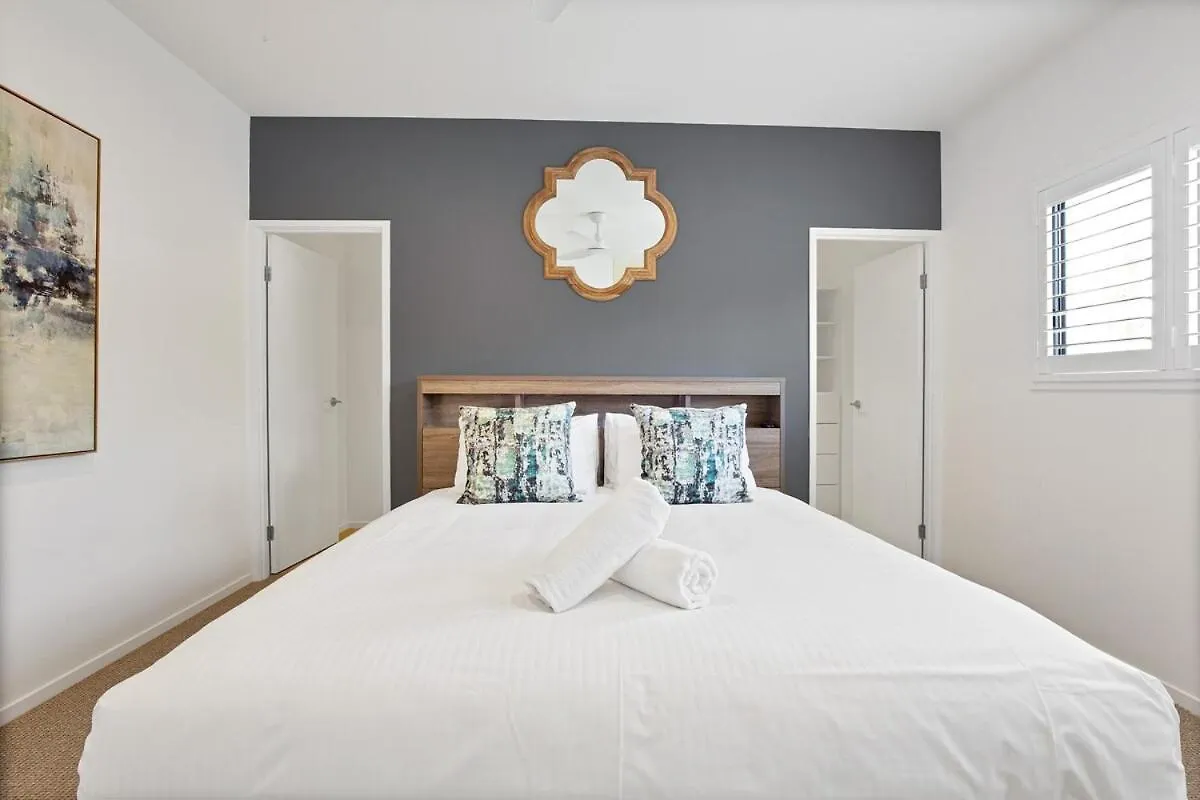George8- The Ultimate, Family Beach House! Alexandra Headland