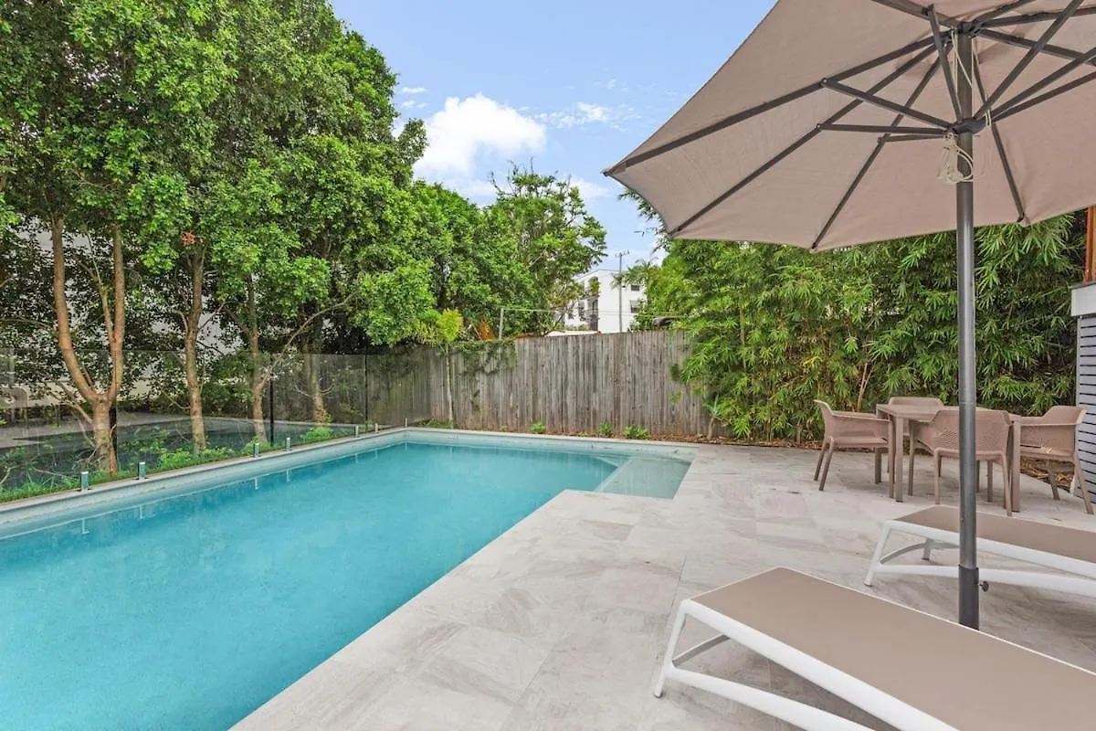 George8- The Ultimate, Family Beach House! Alexandra Headland