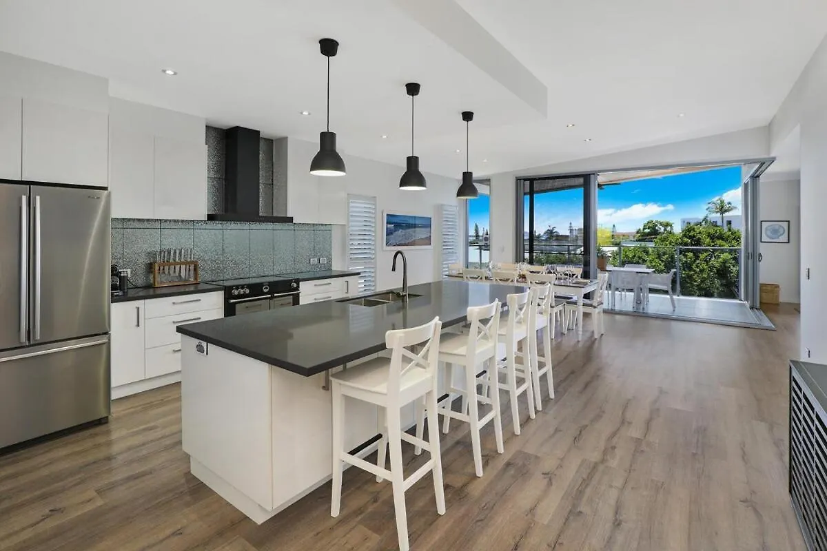 Ferienhaus George8- The Ultimate, Family Beach House! Alexandra Headland